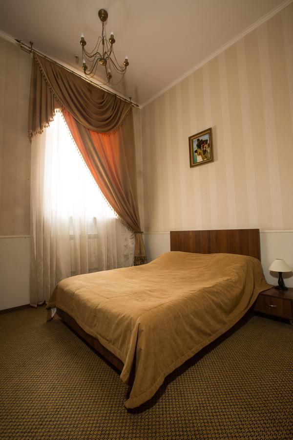 Magnat Lux Hotel Černovice Exteriér fotografie